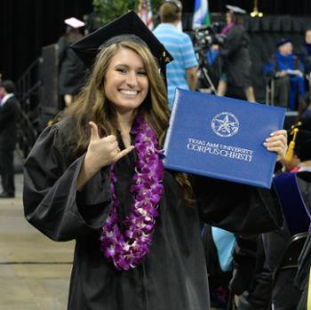 More than 700 Graduates from the Island University’s Five Colleges Received Diplomas at Fall Commencement