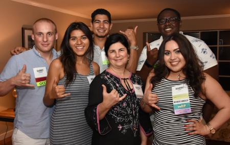 Students and Alumni Mingle Over Dinner as Part of First Alumni Dinner Series